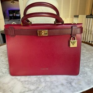 NEVER BEEN USED MK BAG